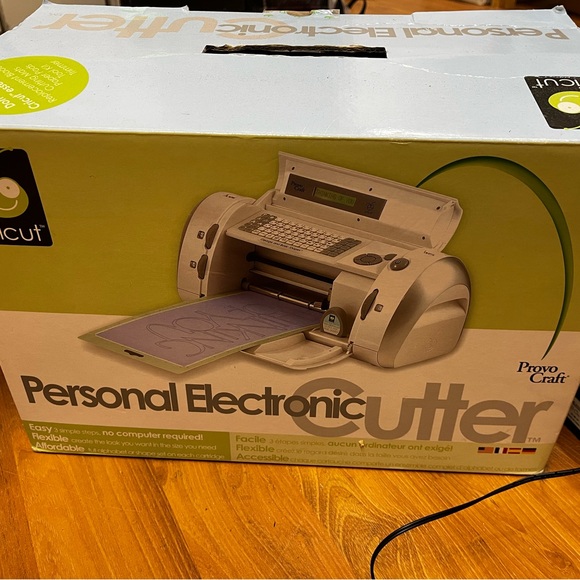 Cricut Personal Electronic Cutter - Picture 3 of 5